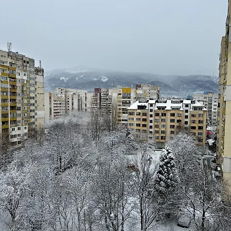 Appartement Rose South Park - Free Public Parking, Mountain View, Self Check-in, Near Metro, Stores, Family-friendly Sofia