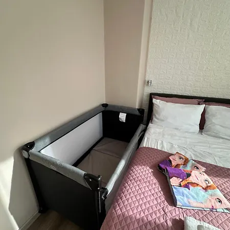 Appartement Rose South Park - Free Public Parking, Mountain View, Self Check-in, Near Metro, Stores, Family-friendly Sofia