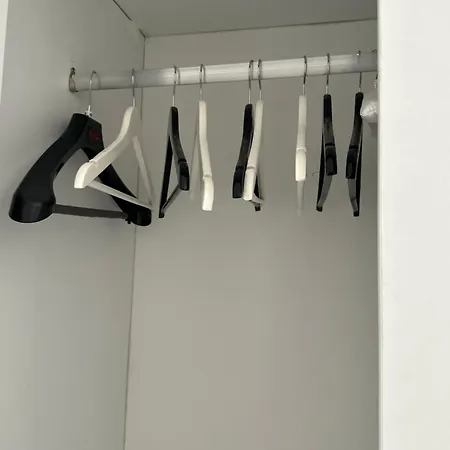 Rose South Park - Free Public Parking, Mountain View, Self Check-in, Near Metro, Stores, Family-friendly Apartament Sofia